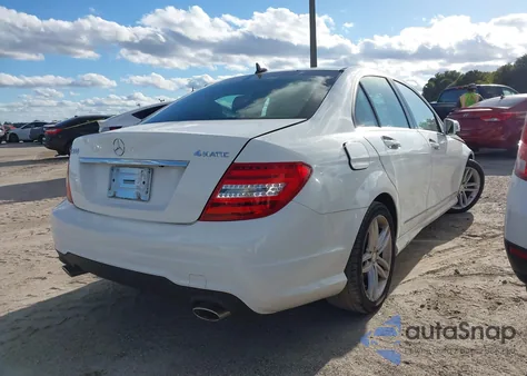 2013 Mercedes-Benz C 300 Sport 4Matic из США, поврежденный, VIN WDDGF8ABXDR276012